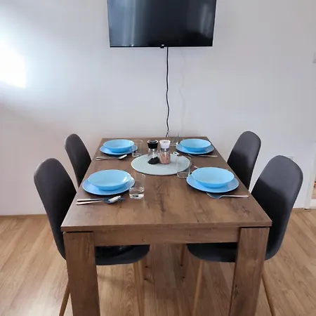 Apartamento Zlatija