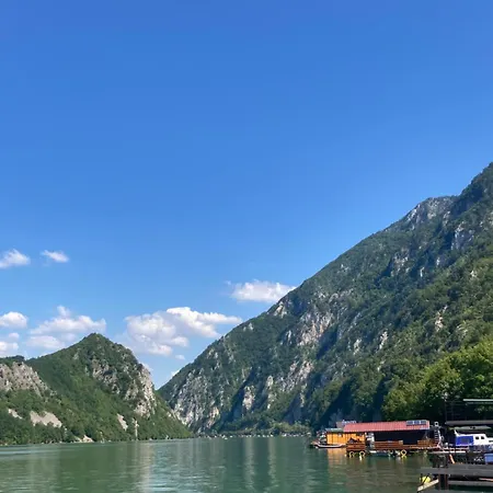 Zlatija Apartamento *